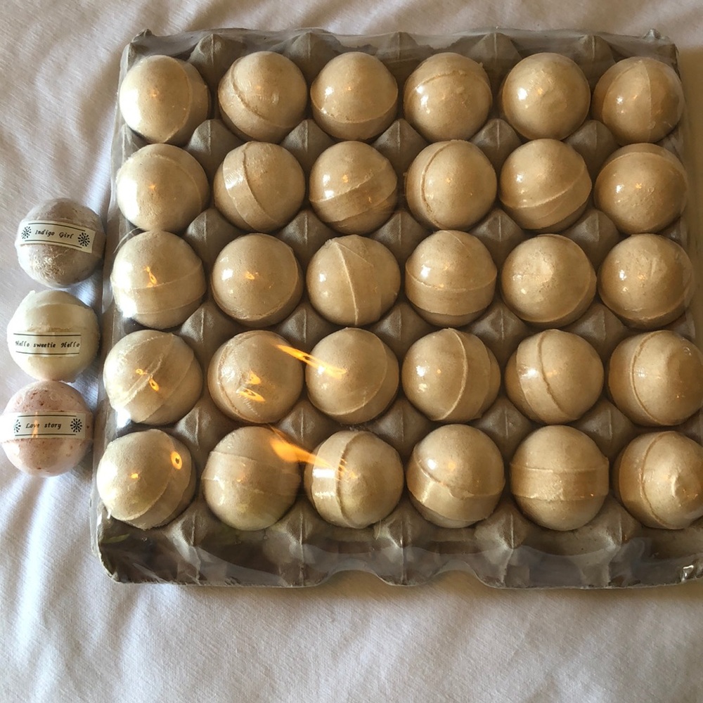33 piece Perfectly posh bath bomb lot